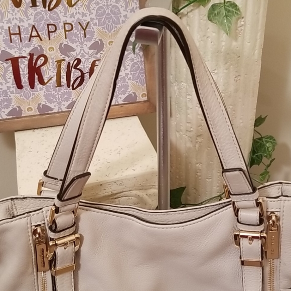 Michael Kors Handbag - Picture 4 of 16